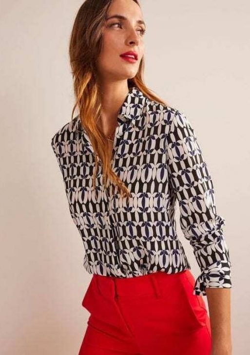 Women Regular Fit Printed Spread Collar Casual Shirt